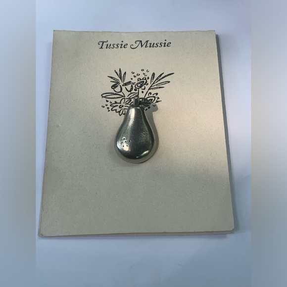 Brand New Old Stock Pear Shaped Lead Free Pewter Tussie Mussie Posy Holder Pin - Picture 2 of 15